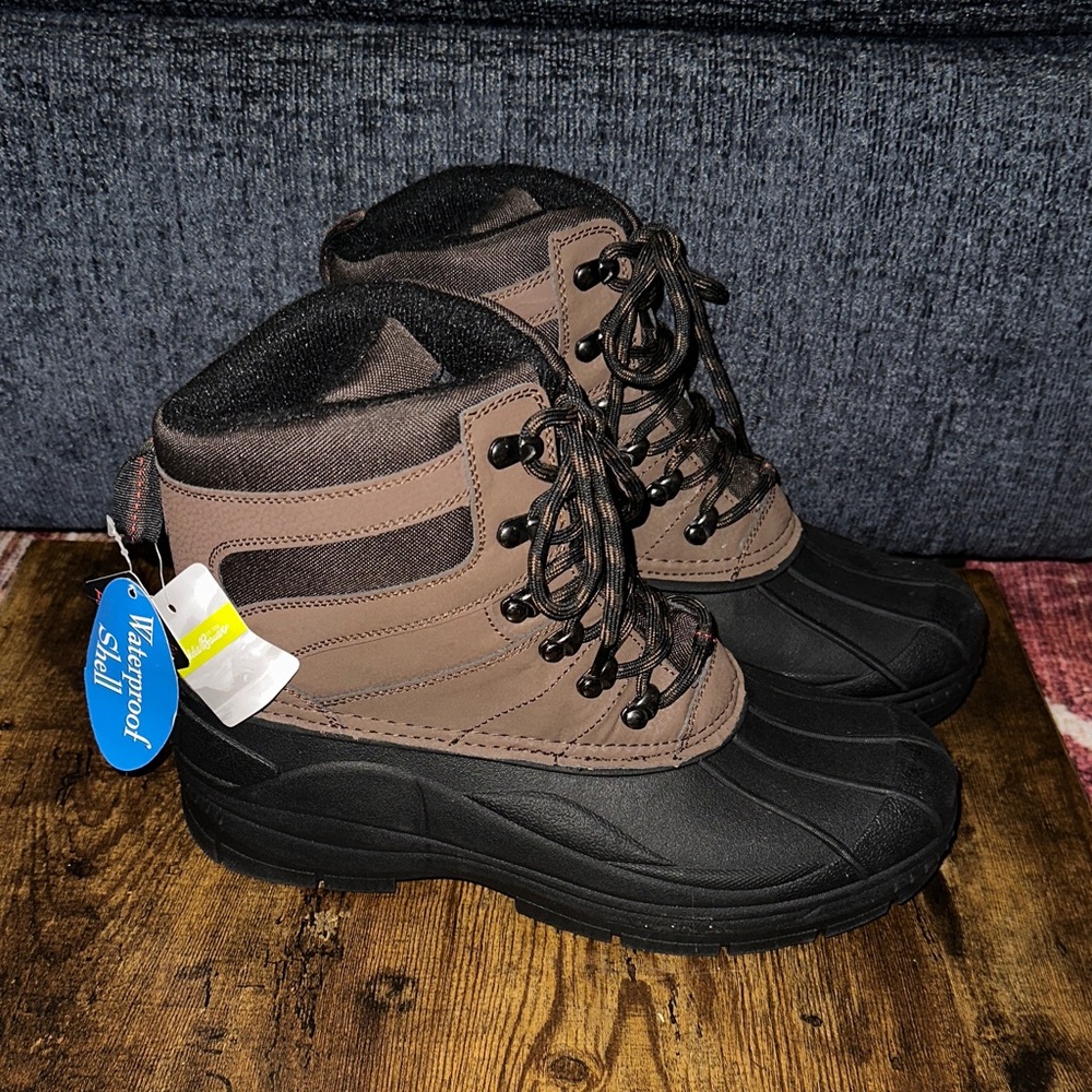 Eddie Bauer Men's RyanPeak Insulated Lace Up Duck Boots - size 10 NWT